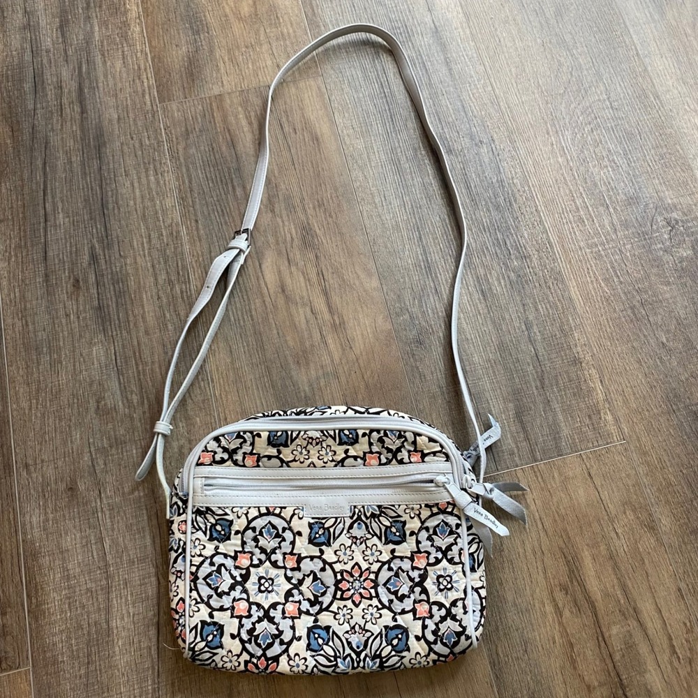 Vera Bradley Floral Medallion Quilted Crossbody Bag Blue Coral Cream Multi-Zip
